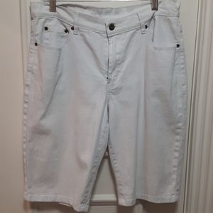 🛍️ Bermuda white jean shorts